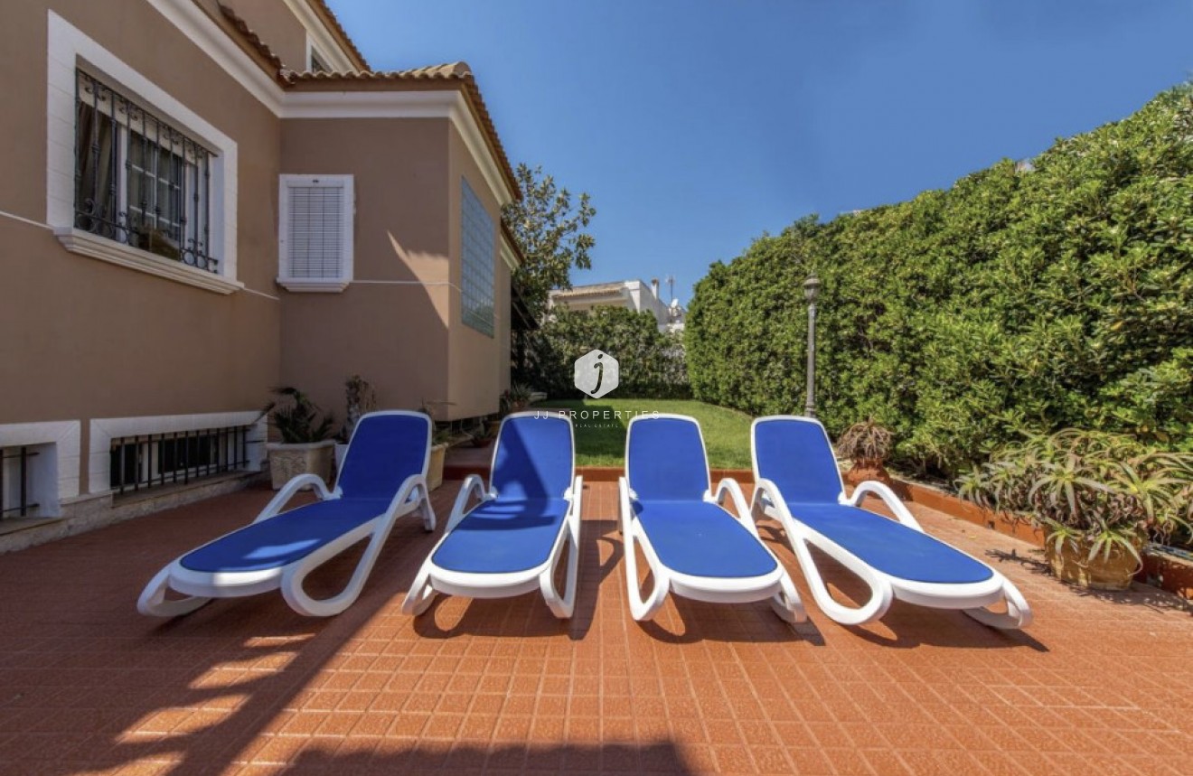 Tweedehands - Villa -
La Mata - Costa Blanca