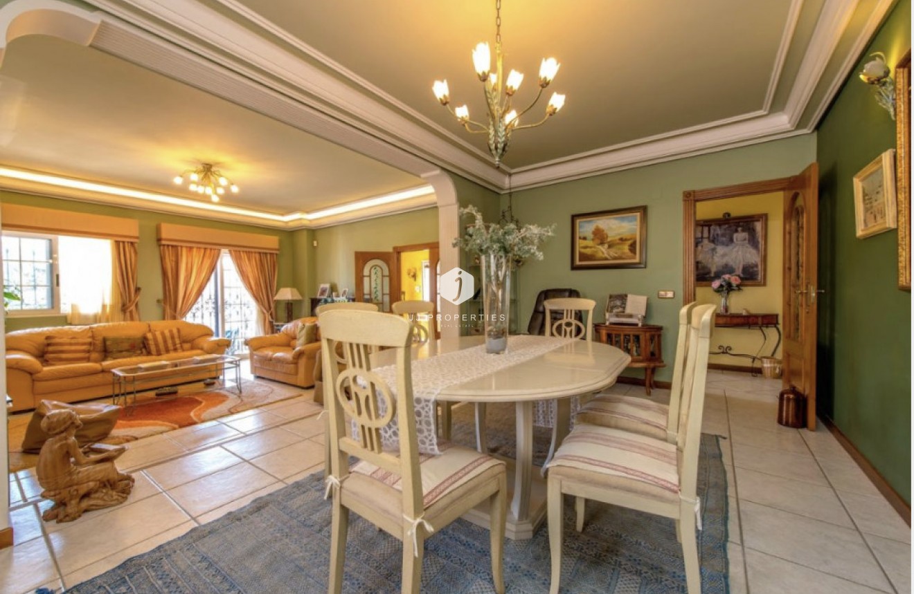 Tweedehands - Villa -
La Mata - Costa Blanca