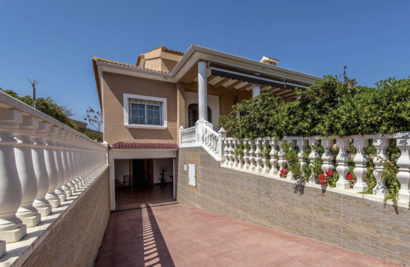 Tweedehands - Villa -
La Mata - Costa Blanca