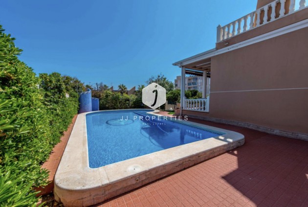 Tweedehands - Villa -
La Mata - Costa Blanca