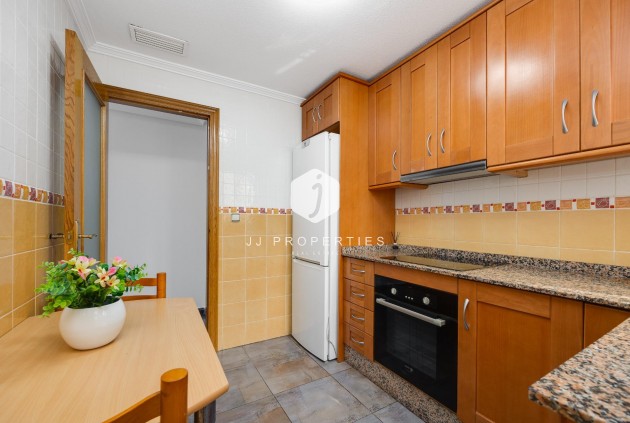 Z drugiej ręki - Daszek -
Torrevieja - Centro