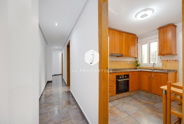 Z drugiej ręki - Daszek -
Torrevieja - Centro