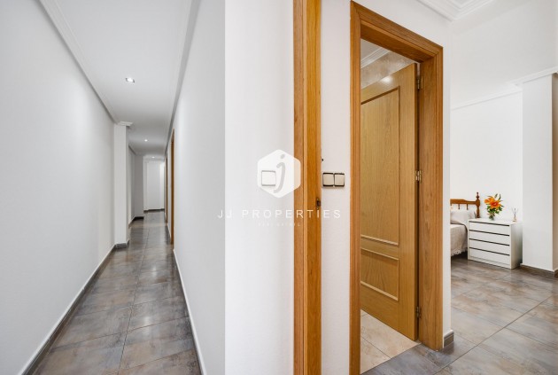 Z drugiej ręki - Daszek -
Torrevieja - Centro