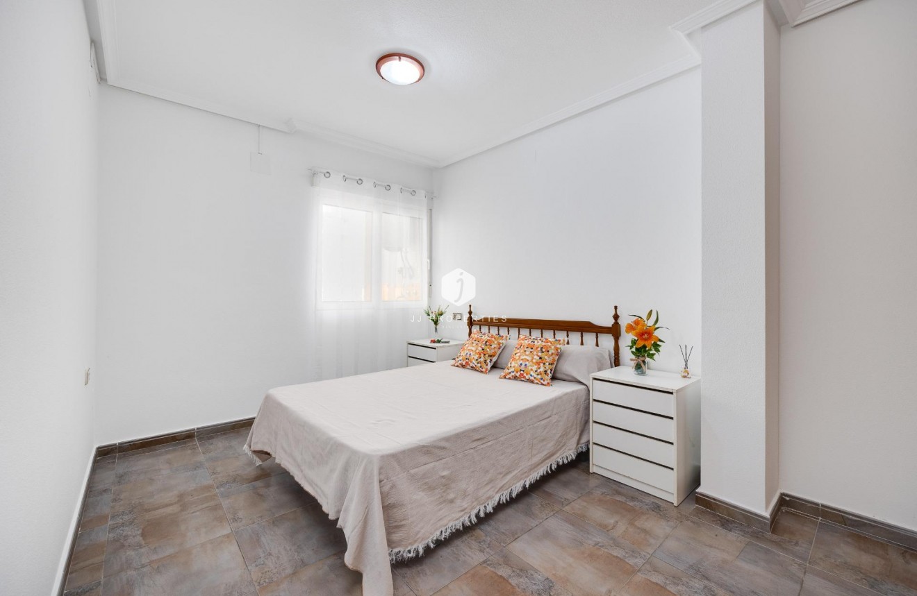 Z drugiej ręki - Daszek -
Torrevieja - Centro