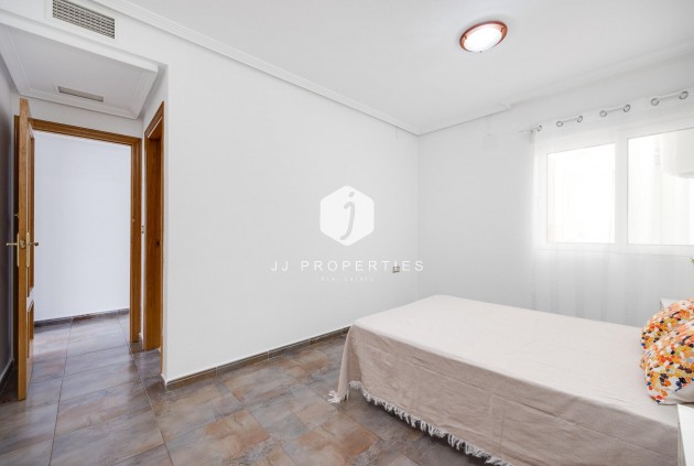 Z drugiej ręki - Daszek -
Torrevieja - Centro