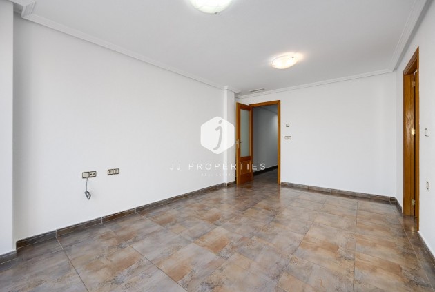 Z drugiej ręki - Daszek -
Torrevieja - Centro