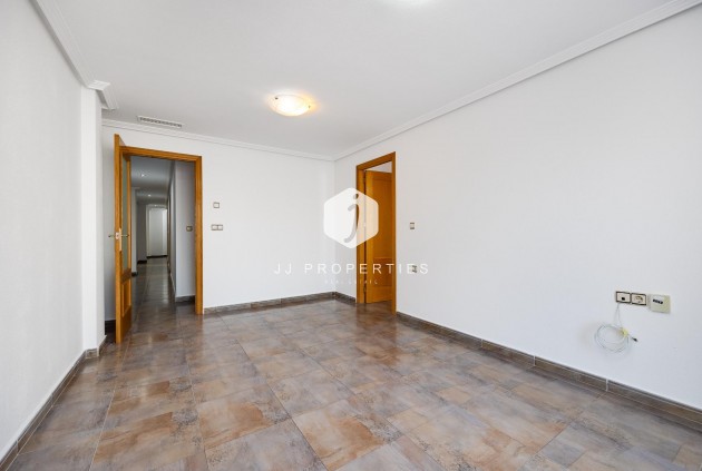 Z drugiej ręki - Daszek -
Torrevieja - Centro