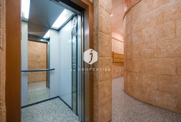 Z drugiej ręki - Daszek -
Torrevieja - Centro