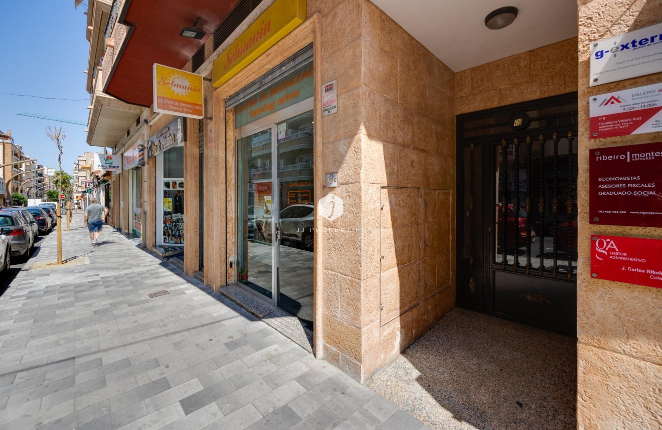 Z drugiej ręki - Daszek -
Torrevieja - Centro