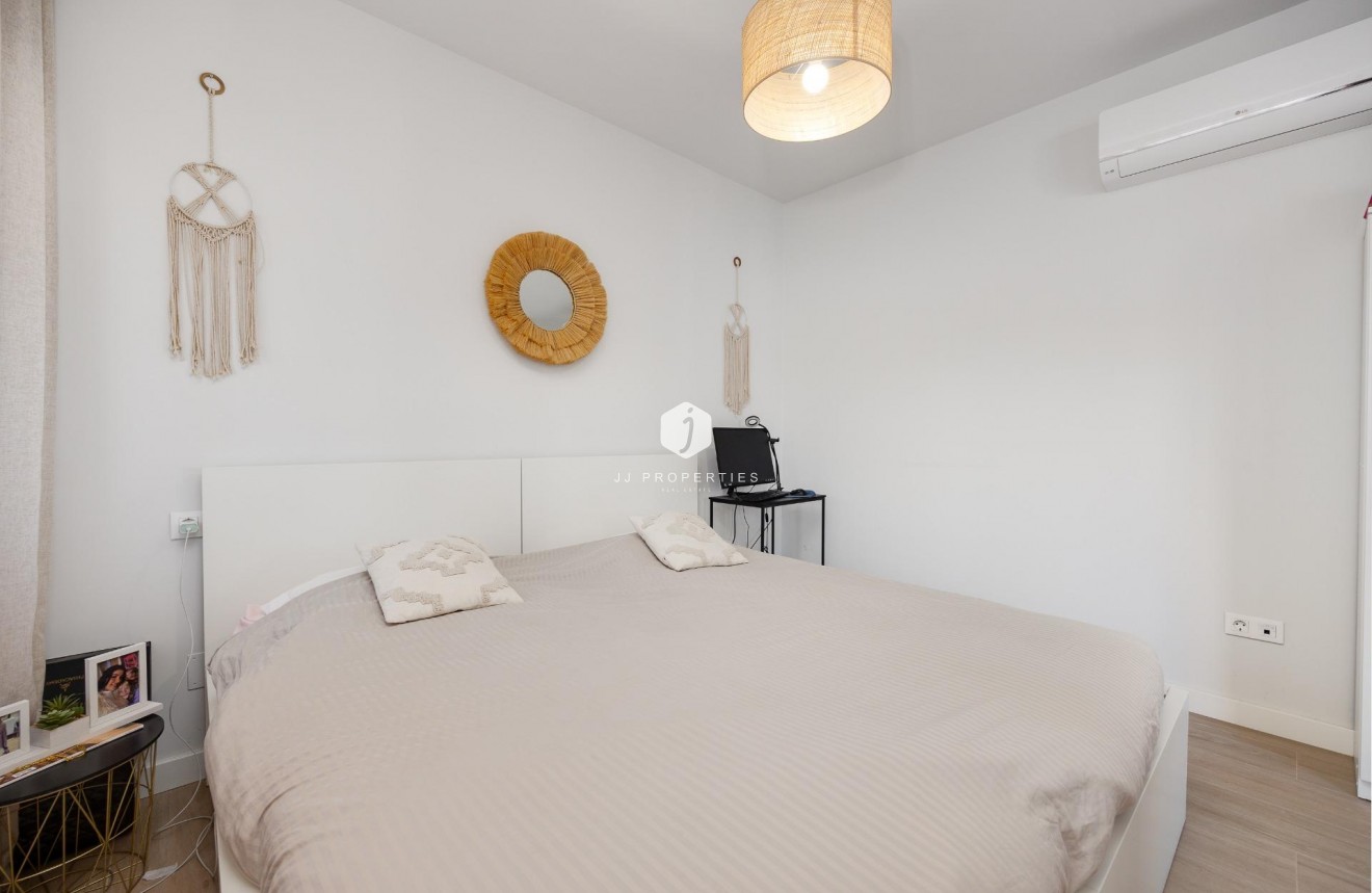 Tweedehands - Appartement / flat -
Orihuela Costa - Villamartín-las Filipinas