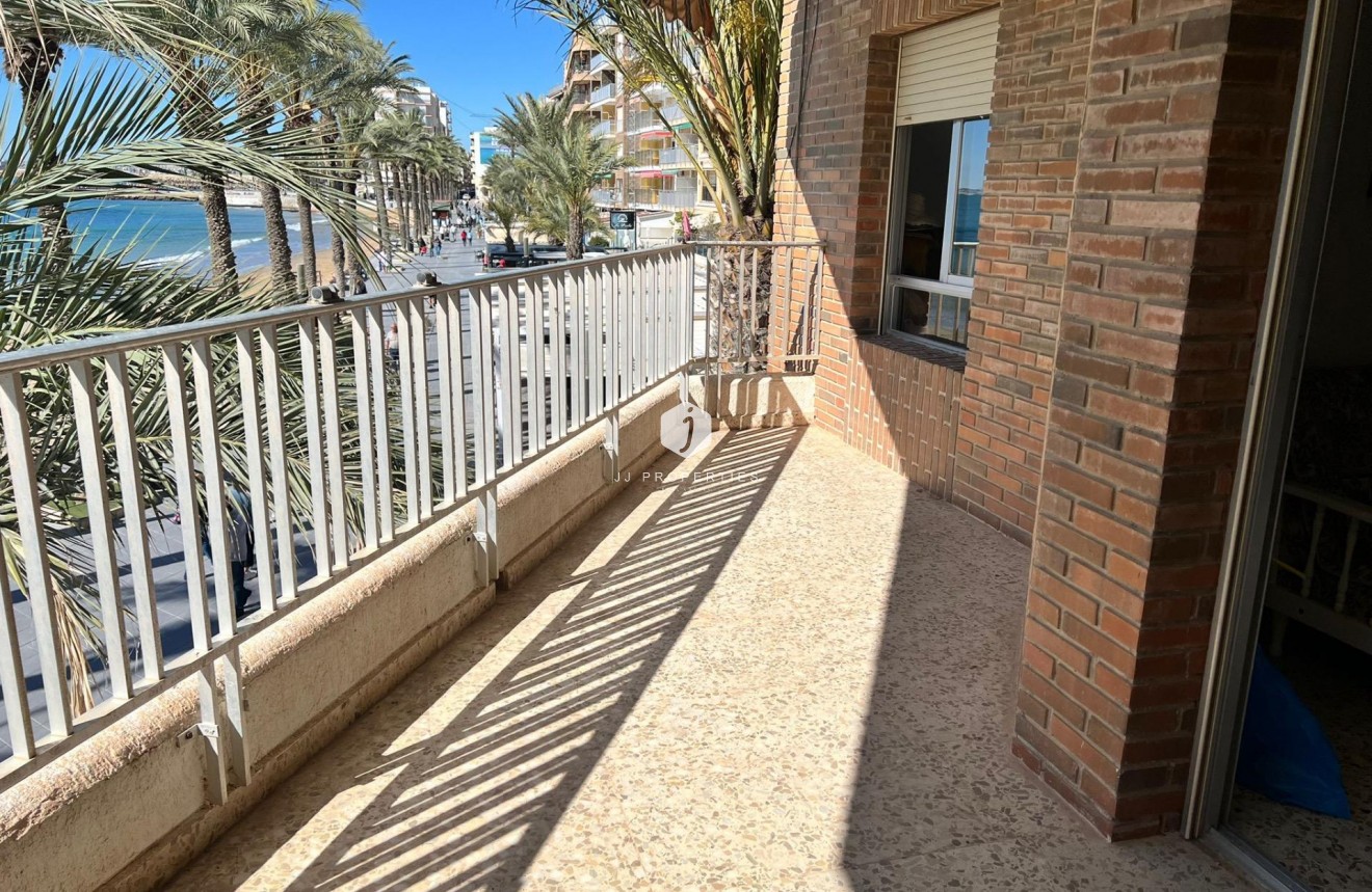 Tweedehands - Appartement / flat -
Torrevieja - Playa del Cura