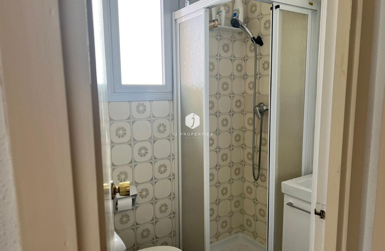 Tweedehands - Appartement / flat -
Torrevieja - Playa del Cura