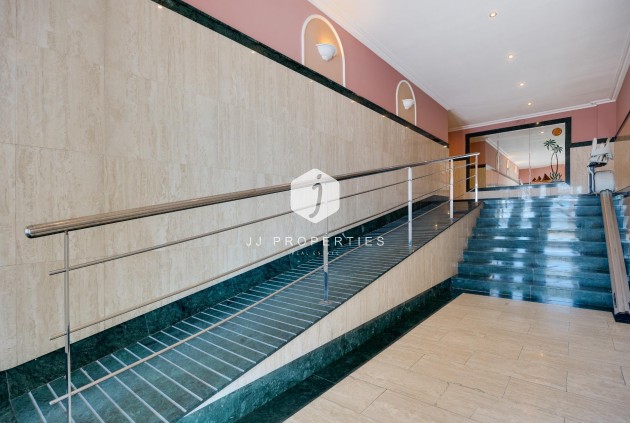 Tweedehands - Appartement / flat -
Torrevieja - Paseo maritimo