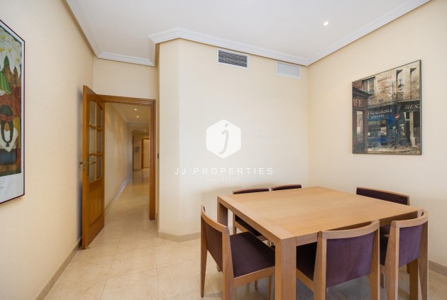 Tweedehands - Appartement / flat -
Torrevieja - Paseo maritimo