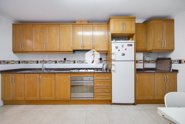 Tweedehands - Appartement / flat -
Torrevieja - Paseo maritimo