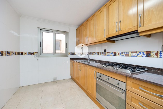 Tweedehands - Appartement / flat -
Torrevieja - Paseo maritimo