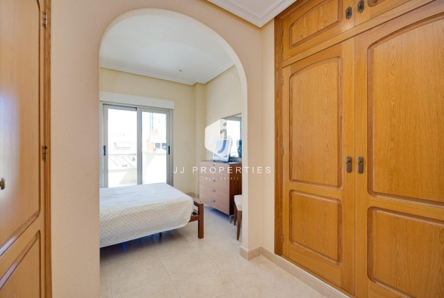 Tweedehands - Appartement / flat -
Torrevieja - Paseo maritimo