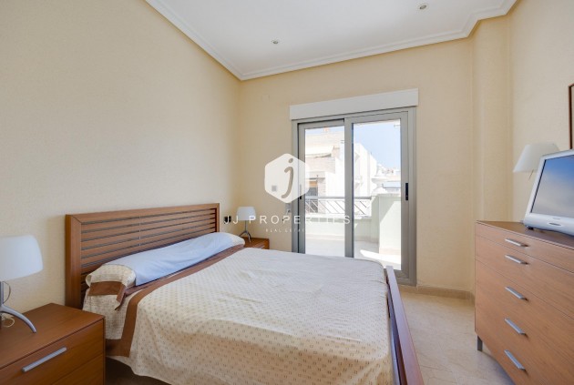 Tweedehands - Appartement / flat -
Torrevieja - Paseo maritimo