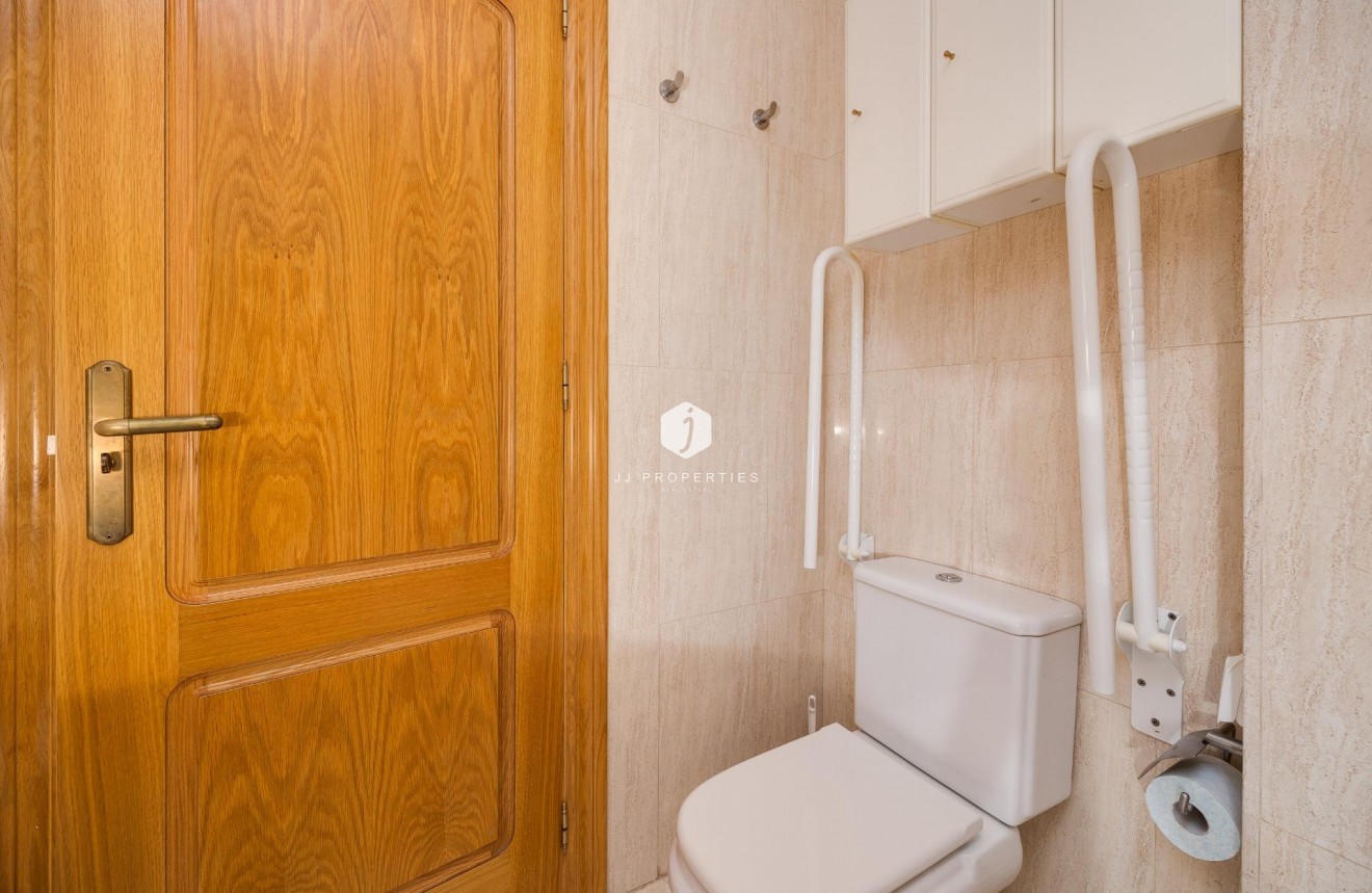 Tweedehands - Appartement / flat -
Torrevieja - Paseo maritimo