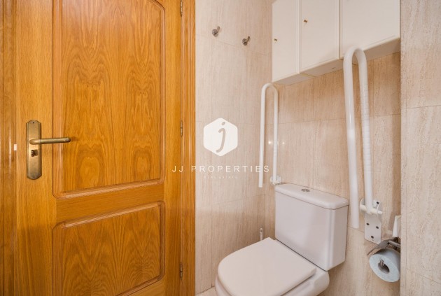 Tweedehands - Appartement / flat -
Torrevieja - Paseo maritimo