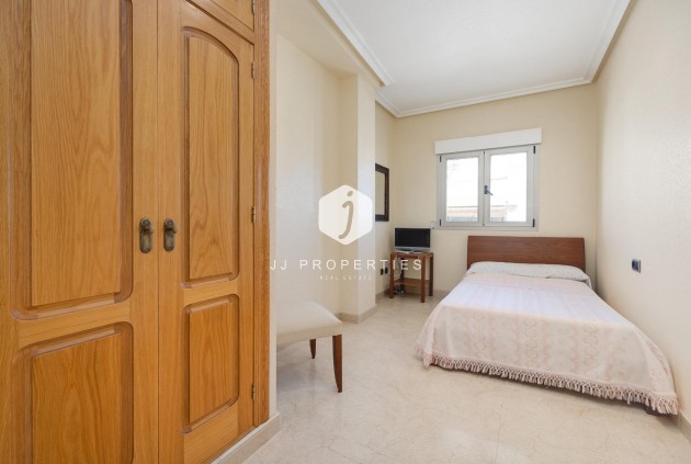 Tweedehands - Appartement / flat -
Torrevieja - Paseo maritimo