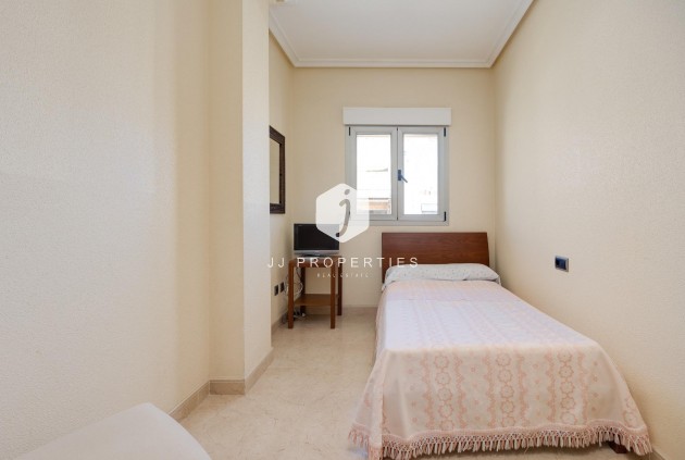 Tweedehands - Appartement / flat -
Torrevieja - Paseo maritimo