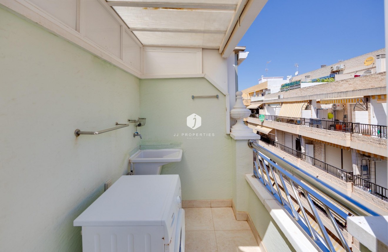 Tweedehands - Appartement / flat -
Torrevieja - Paseo maritimo