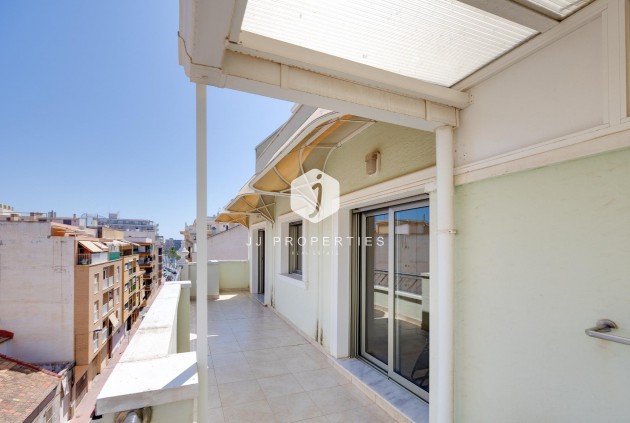 Tweedehands - Appartement / flat -
Torrevieja - Paseo maritimo