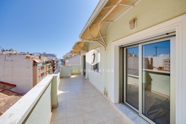 Tweedehands - Appartement / flat -
Torrevieja - Paseo maritimo