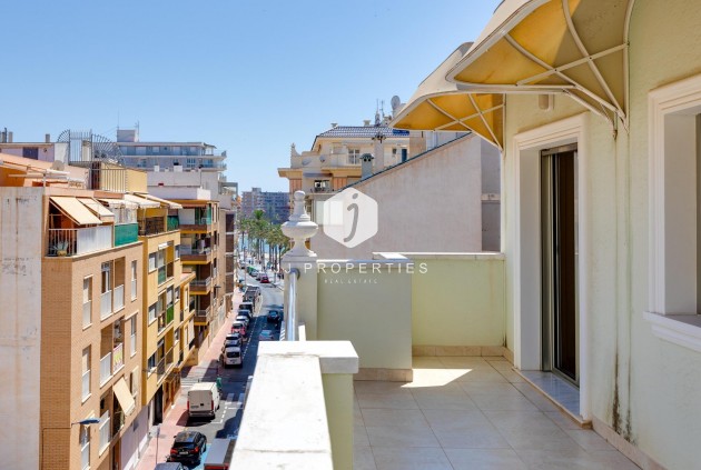Tweedehands - Appartement / flat -
Torrevieja - Paseo maritimo