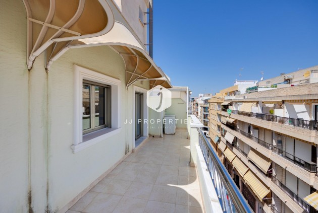 Tweedehands - Appartement / flat -
Torrevieja - Paseo maritimo