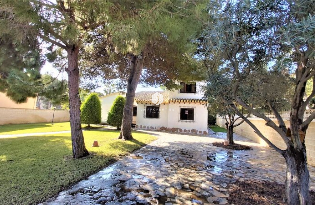 Tweedehands - Villa -
Torrevieja - Costa Blanca