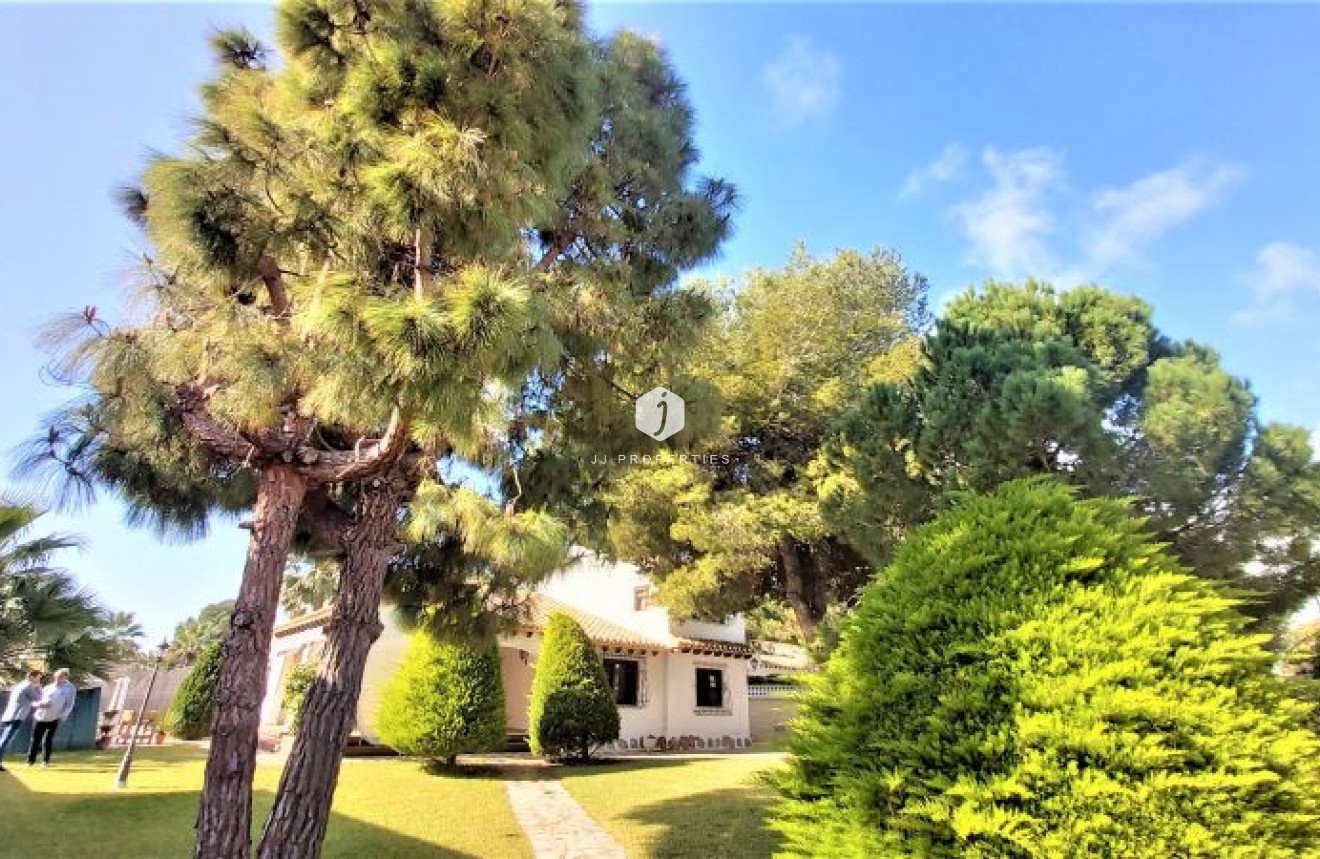 Tweedehands - Villa -
Torrevieja - Costa Blanca