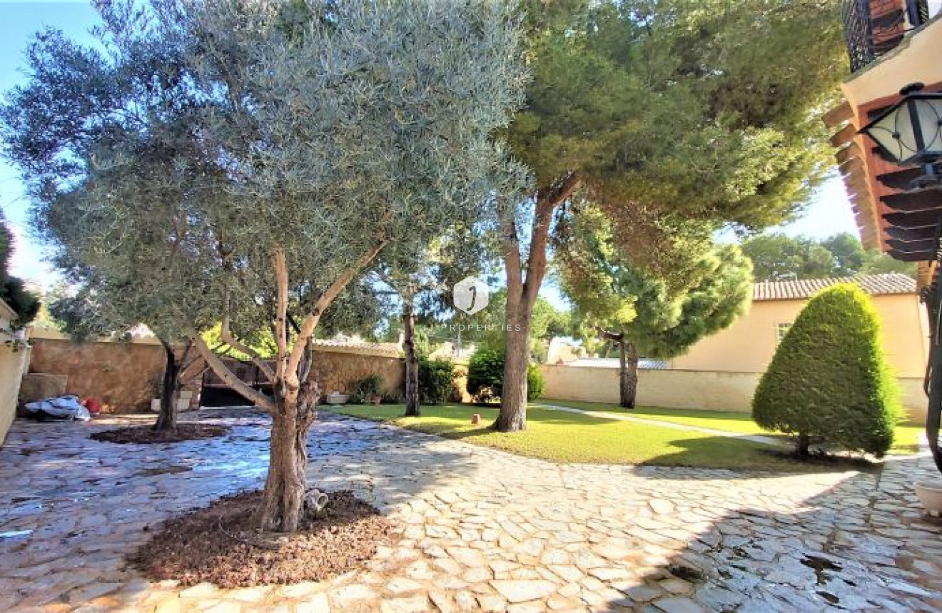 Tweedehands - Villa -
Torrevieja - Costa Blanca