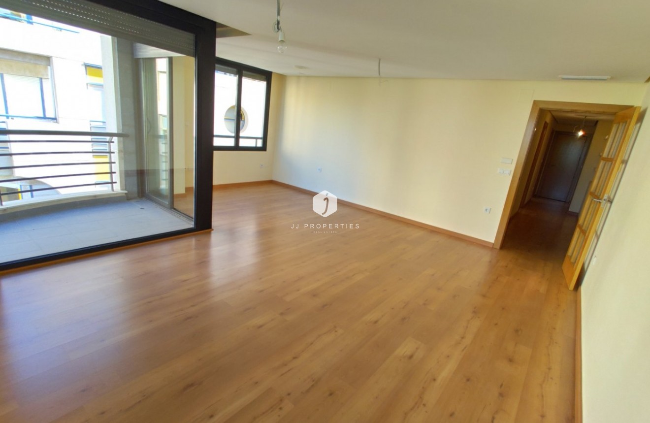 Tweedehands - Appartement / flat -
Torrevieja - Puerto