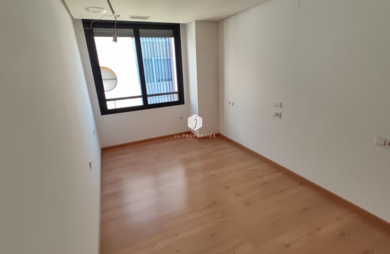 Tweedehands - Appartement / flat -
Torrevieja - Puerto