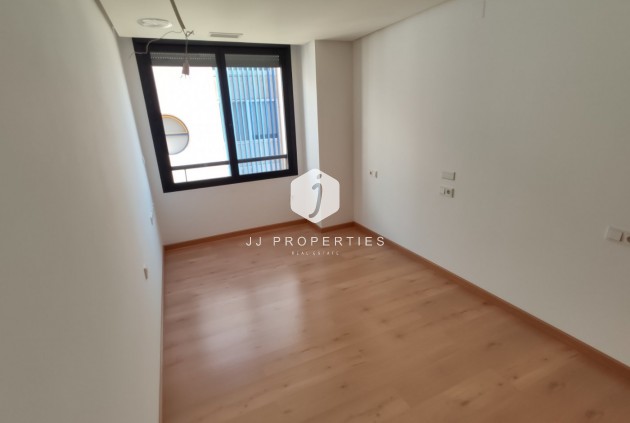 Tweedehands - Appartement / flat -
Torrevieja - Puerto