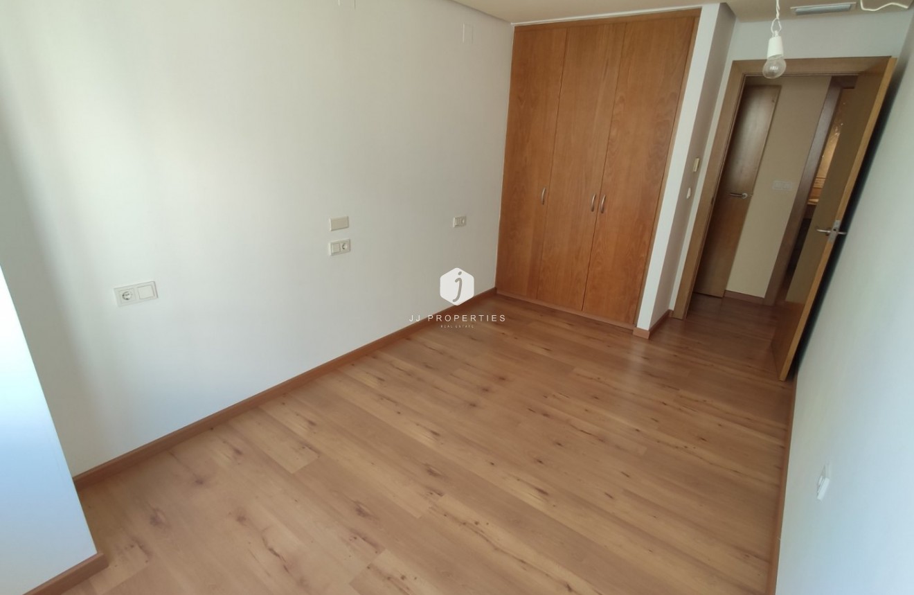 Tweedehands - Appartement / flat -
Torrevieja - Puerto
