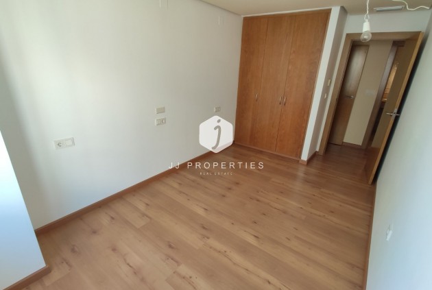 Tweedehands - Appartement / flat -
Torrevieja - Puerto