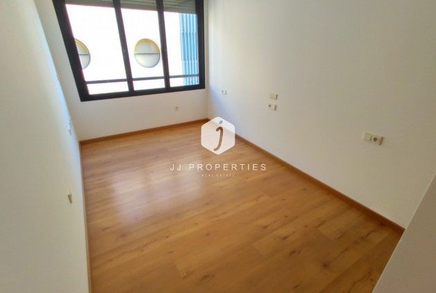 Tweedehands - Appartement / flat -
Torrevieja - Puerto