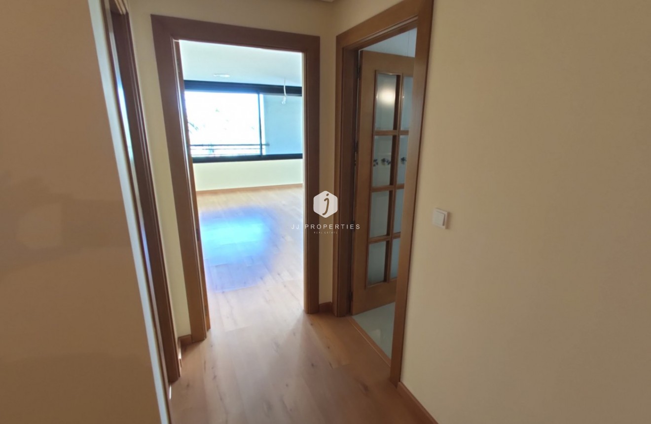 Tweedehands - Appartement / flat -
Torrevieja - Puerto