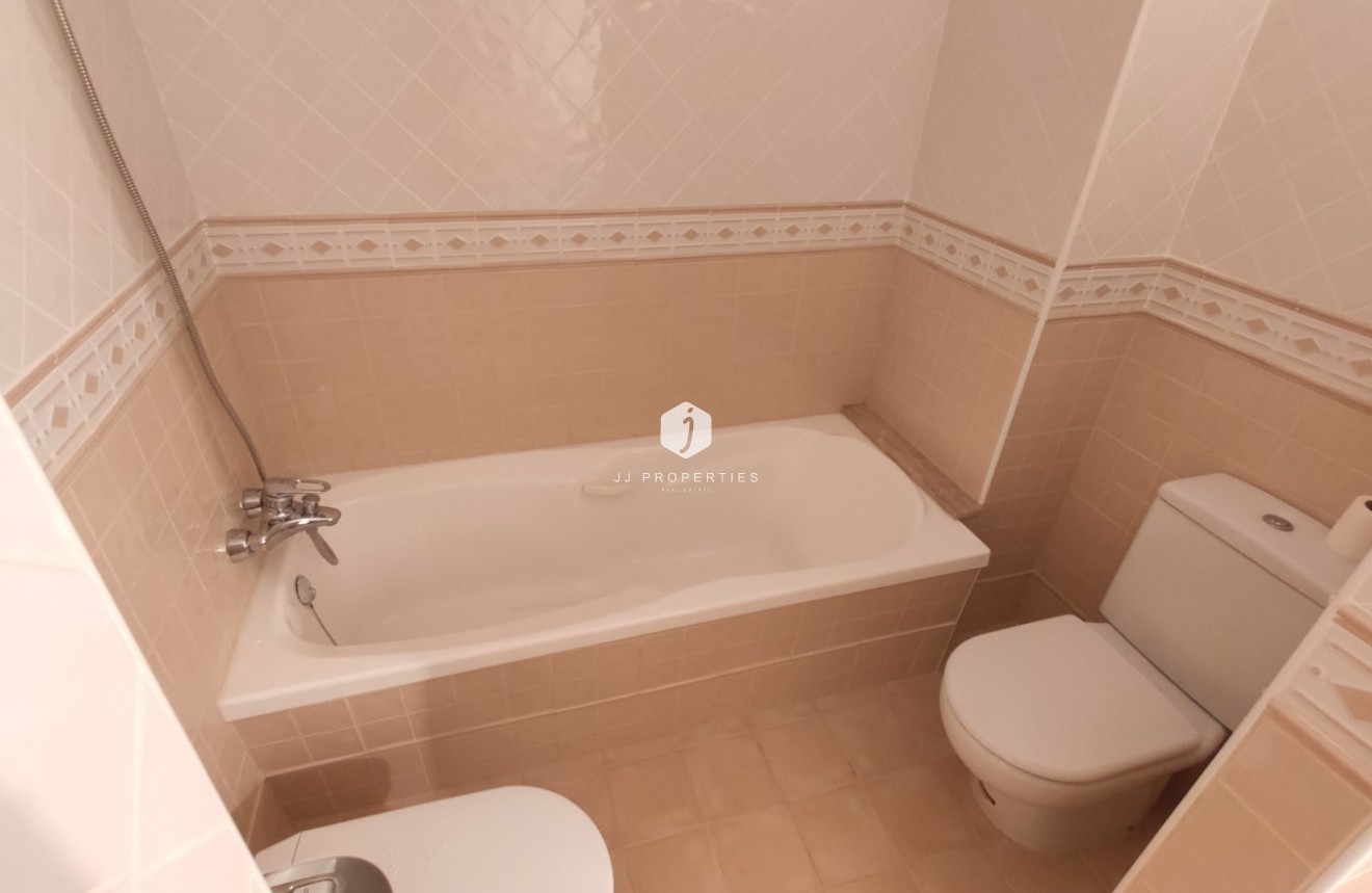 Tweedehands - Appartement / flat -
Torrevieja - Puerto