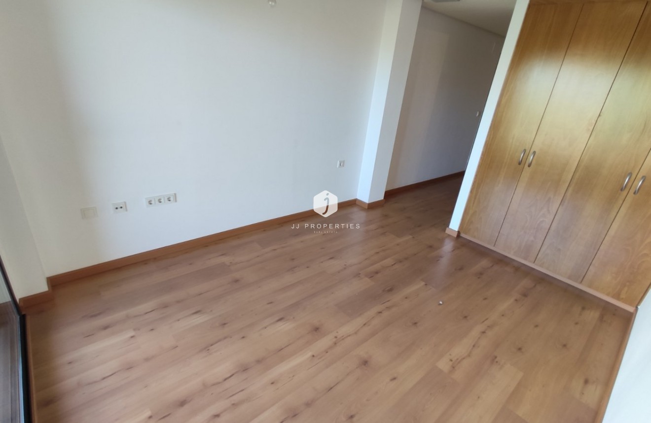 Tweedehands - Appartement / flat -
Torrevieja - Puerto