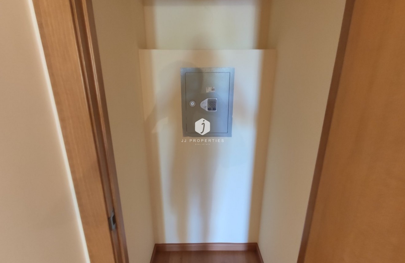 Tweedehands - Appartement / flat -
Torrevieja - Puerto