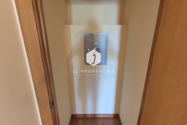 Tweedehands - Appartement / flat -
Torrevieja - Puerto