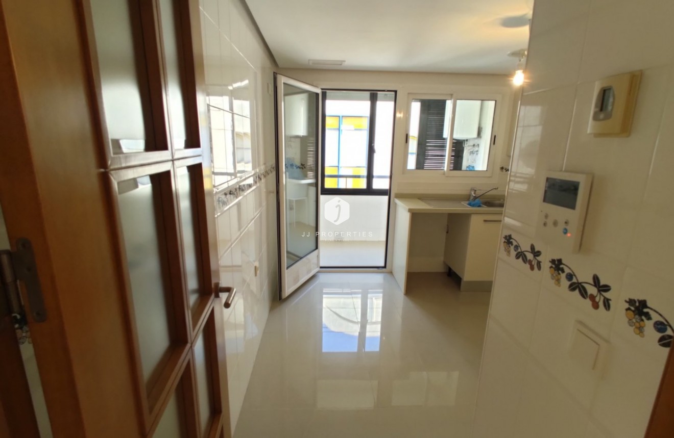 Tweedehands - Appartement / flat -
Torrevieja - Puerto