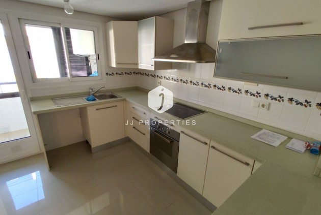 Tweedehands - Appartement / flat -
Torrevieja - Puerto