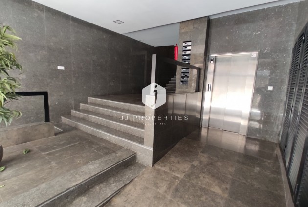 Tweedehands - Appartement / flat -
Torrevieja - Puerto