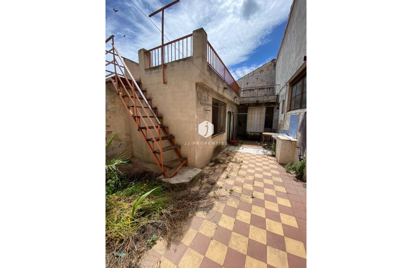 Aus zweiter Hand - Chalet -
Jacarilla - Jacarilla - Town