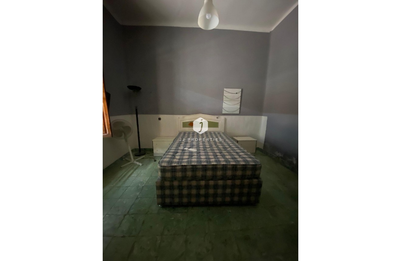 Aus zweiter Hand - Chalet -
Jacarilla - Jacarilla - Town